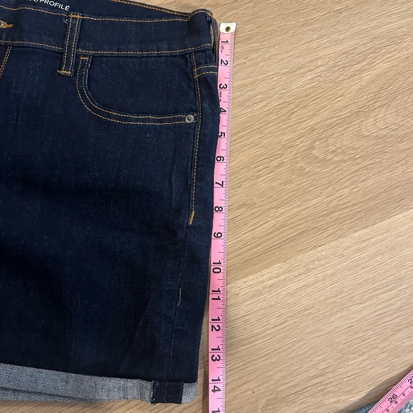Old navy curvy profile Jean shorts - Picture 2 of 6